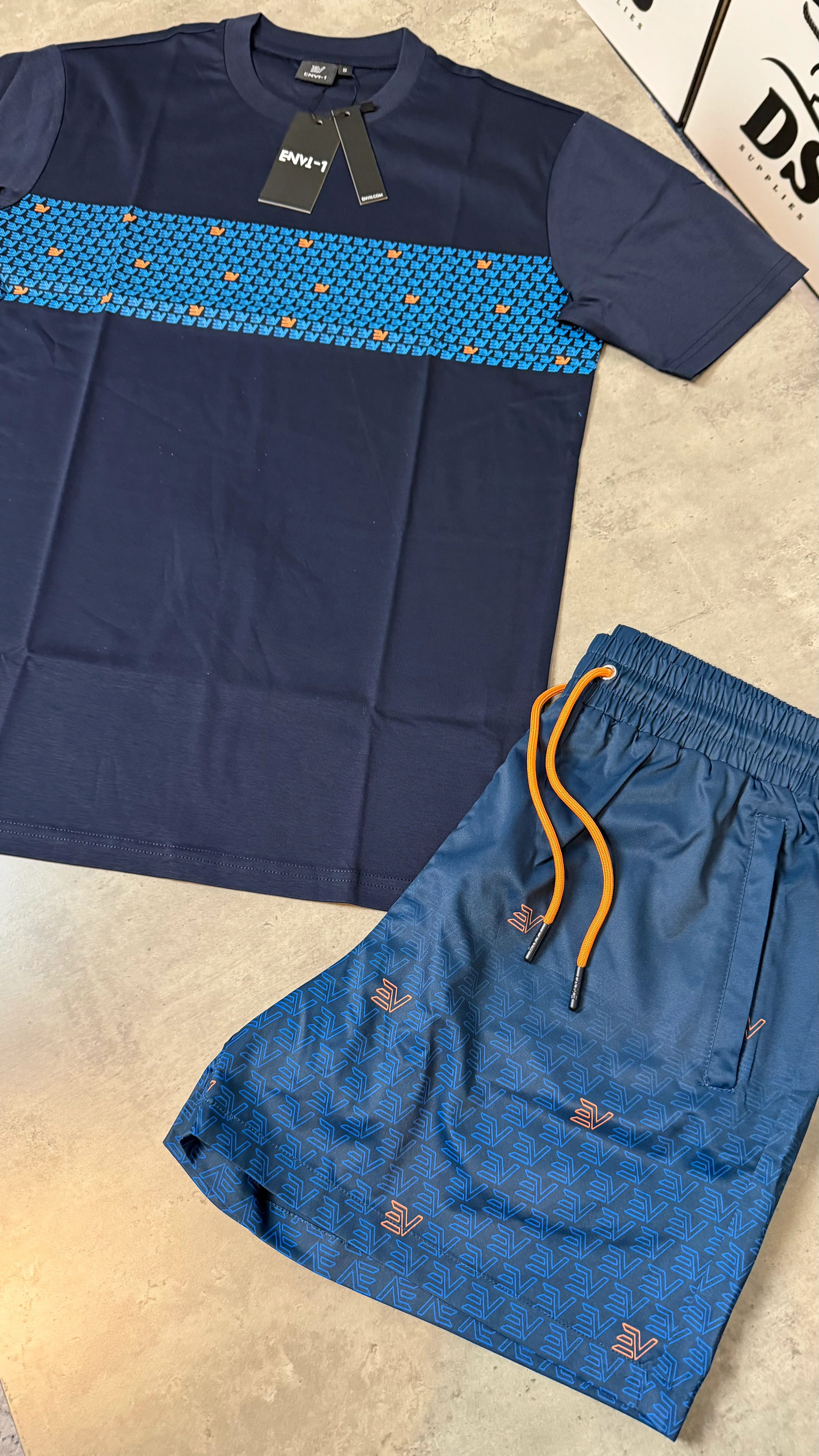 ENVI FADE MONOGRAM TWINSET - Image 4