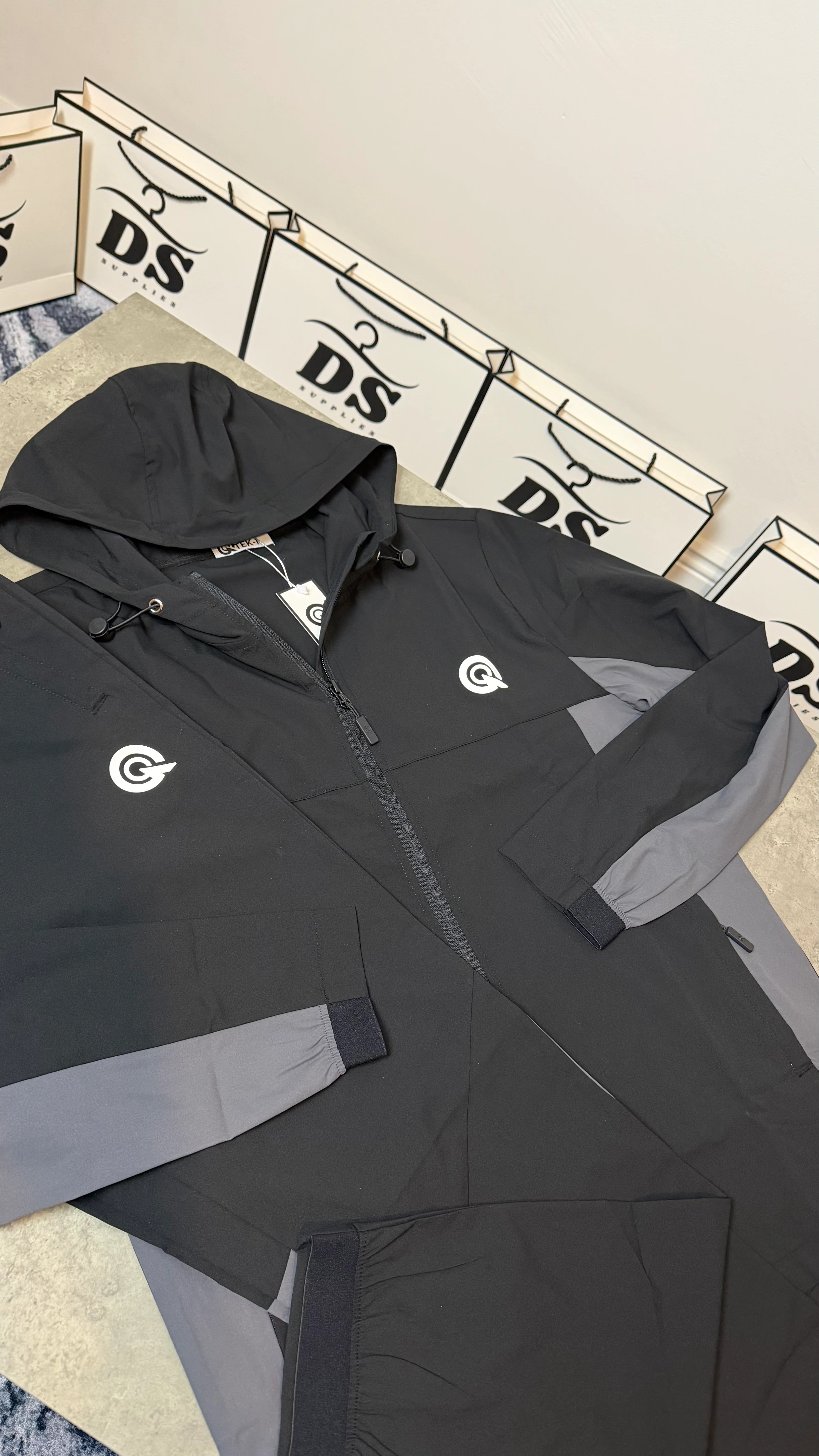 QTEK PULSE TRACKSUIT JACKET/PANTS - BLACK/GREY - Image 3